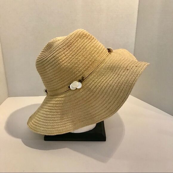 New! Tan Floppy Straw Hat With Shell Disc Design - Picture 3 of 6